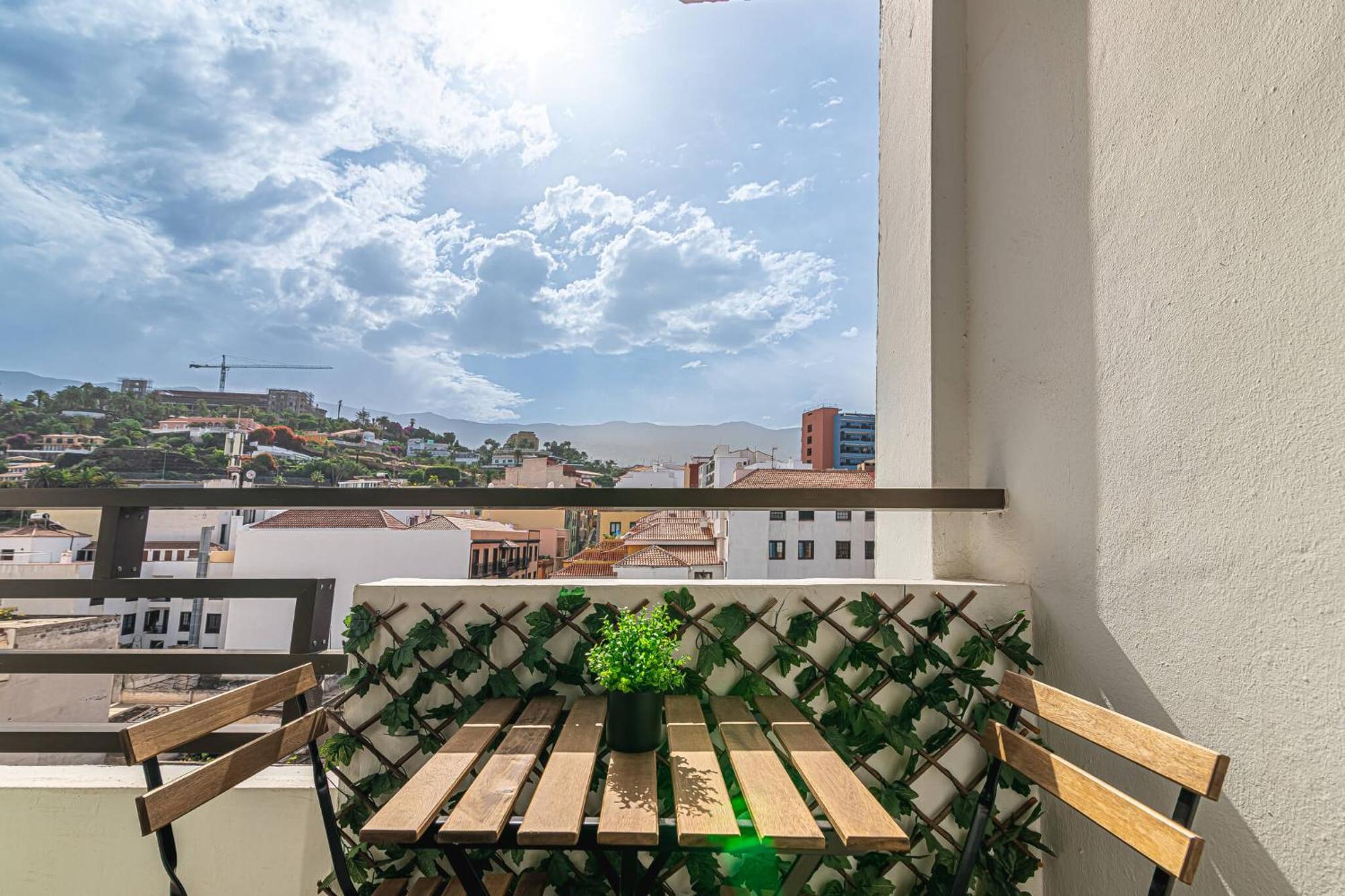 Apartamento En Puerto De La Cruz Con Vistas A La Ciudad By Alterhome Luaran gambar