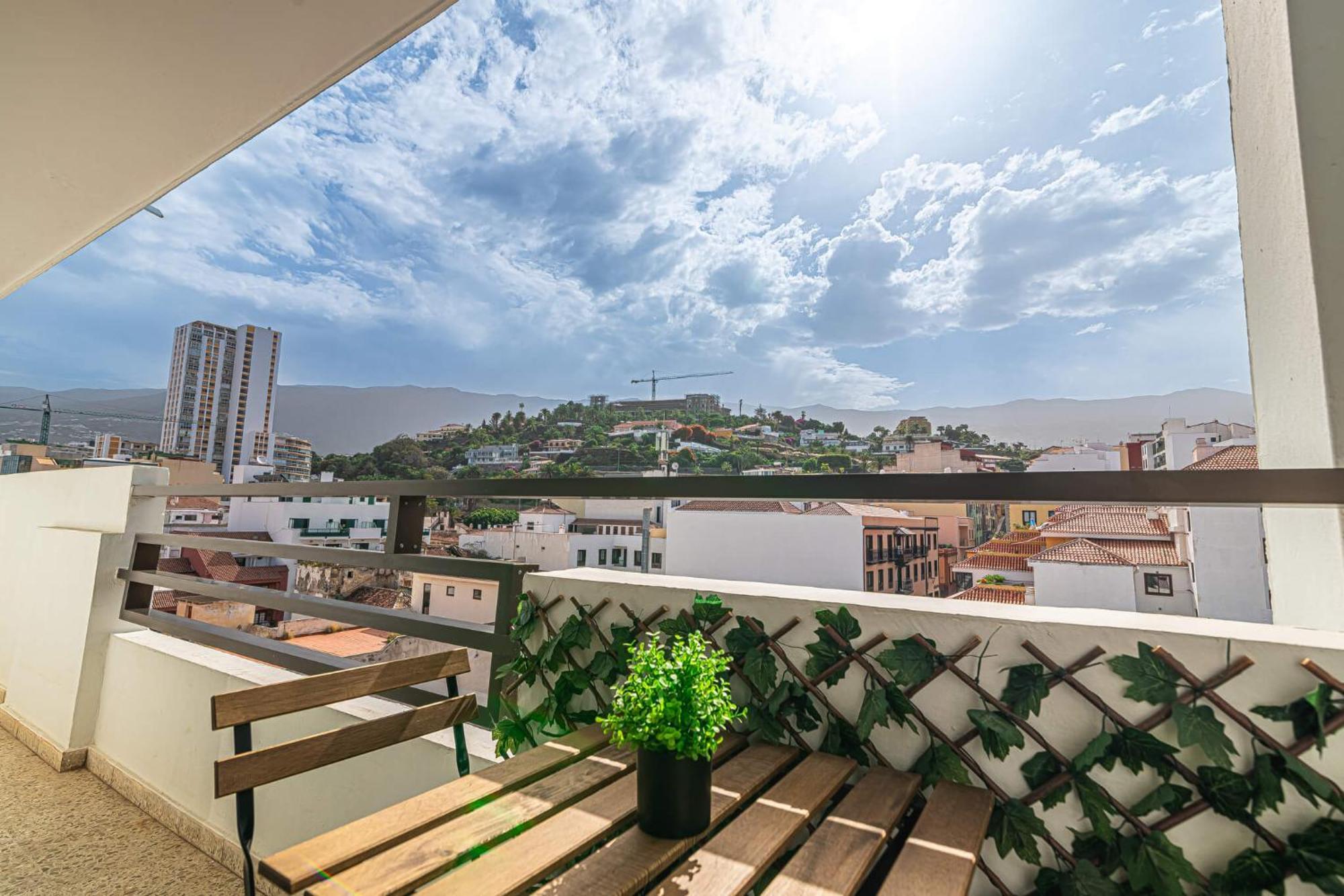 Apartamento En Puerto De La Cruz Con Vistas A La Ciudad By Alterhome Luaran gambar